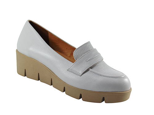 AGA-dámske biele kožené mokasíny na klíne G